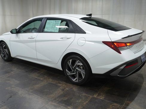 Certified 2025 Hyundai Elantra Sport image 7