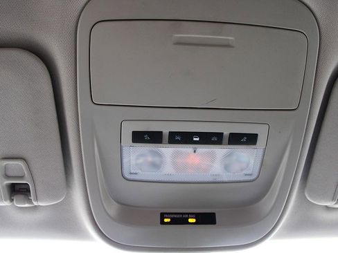 Used 2018 Chevrolet Colorado ZR2 w/ ZR2 Dusk Special Edition image 16