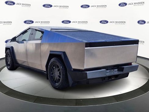 Used 2024 Tesla Cybertruck AWD Crew Cab image 3