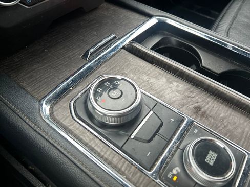 Certified 2019 Ford Expedition Limited image 31