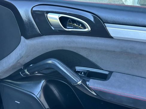 Used 2014 Porsche Cayenne GTS image 23