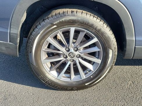 Used 2019 Toyota Highlander XLE image 37