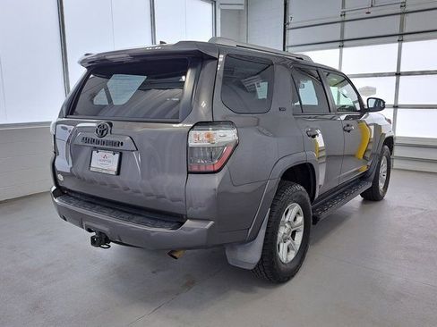 Used 2018 Toyota 4Runner SR5 AWD/4WD image 5