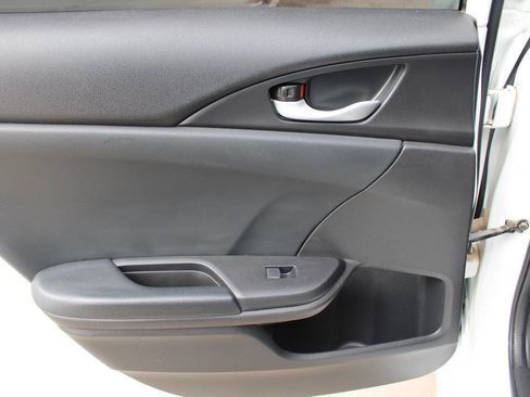 Used 2020 Honda Civic Sport image 9