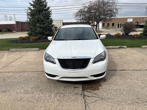 Used 2013 Chrysler 200 Touring w/ S Exterior Appearance Pkg FWD image 2