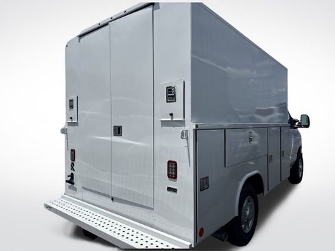New 2025 Ford E-350 and Econoline 350 Super Duty w/ Power Equipment Group RWD image 10