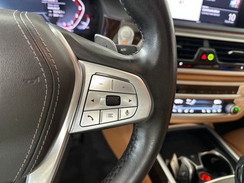 Used 2021 BMW 750i xDrive image 16