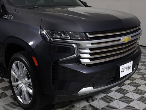 Used 2024 Chevrolet Suburban High Country w/ Advanced Technology Package image 47