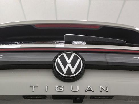 New 2026 Volkswagen Tiguan SEL R-Line image 13