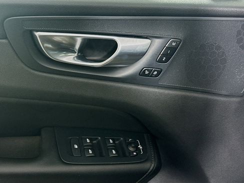 Used 2024 Volvo XC60 B5 Core w/ Climate Package image 15