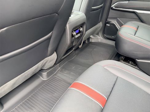 New 2026 Chevrolet Traverse RS w/ LPO, Floor Liner Package image 30