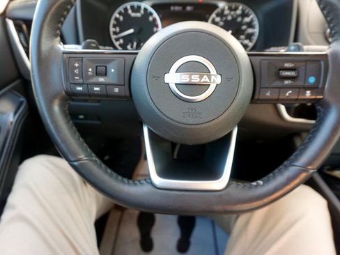 Used 2022 Nissan Rogue SV w/ SV Premium Package image 18