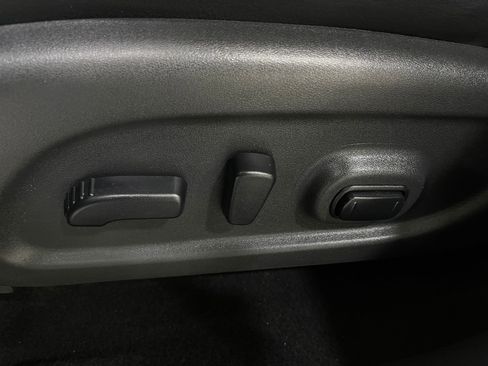 Used 2019 Nissan Pathfinder Platinum image 17