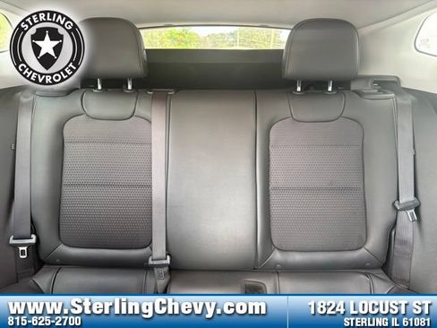 Used 2025 Chevrolet Trax LT FWD image 13