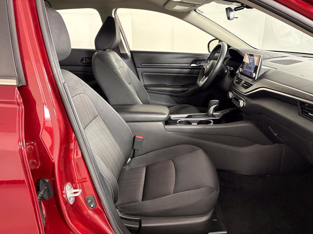 Used 2024 Nissan Altima 2.5 SV FWD image 38