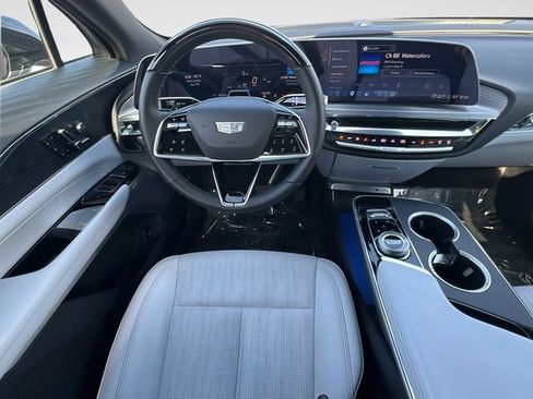 Used 2024 Cadillac Lyriq Sport AWD/4WD image 11