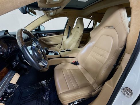 Certified 2020 Porsche Panamera GTS AWD/4WD image 5