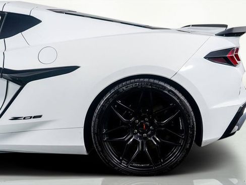 Used 2024 Chevrolet Corvette Z06 image 16