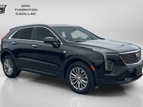 Used 2024 Cadillac XT4 Premium Luxury w/ Technology Package AWD/4WD image 7