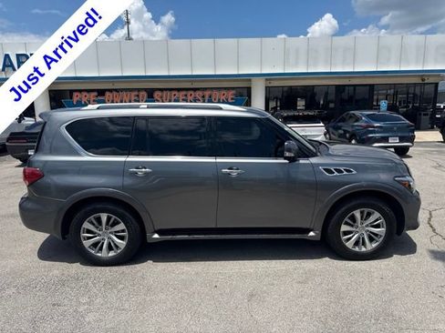 Used 2017 INFINITI QX80 4WD image 2
