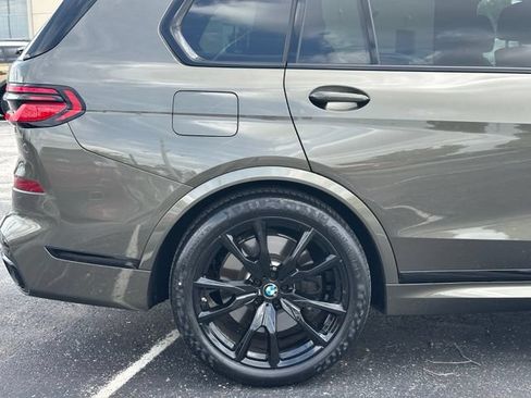Used 2025 BMW X7 M60i AWD/4WD image 9