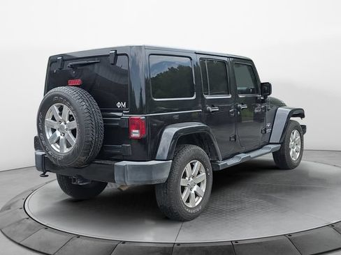Used 2016 Jeep Wrangler Unlimited Sahara w/ Max Tow Package AWD/4WD image 5