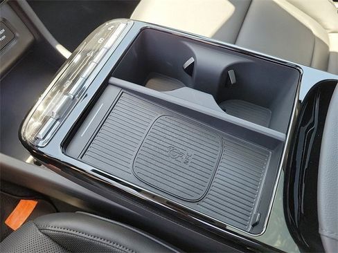 New 2025 Hyundai Tucson Limited image 12