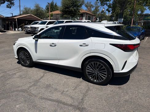 Used 2025 Lexus RX 450h AWD w/ Luxury Package image 13