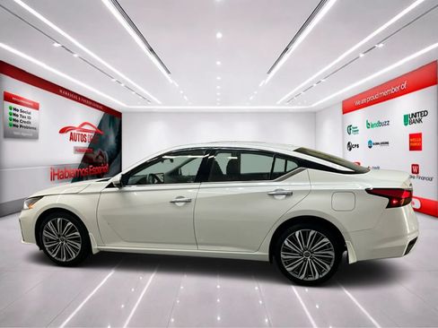 Used 2023 Nissan Altima 2.5 SL AWD/4WD image 4