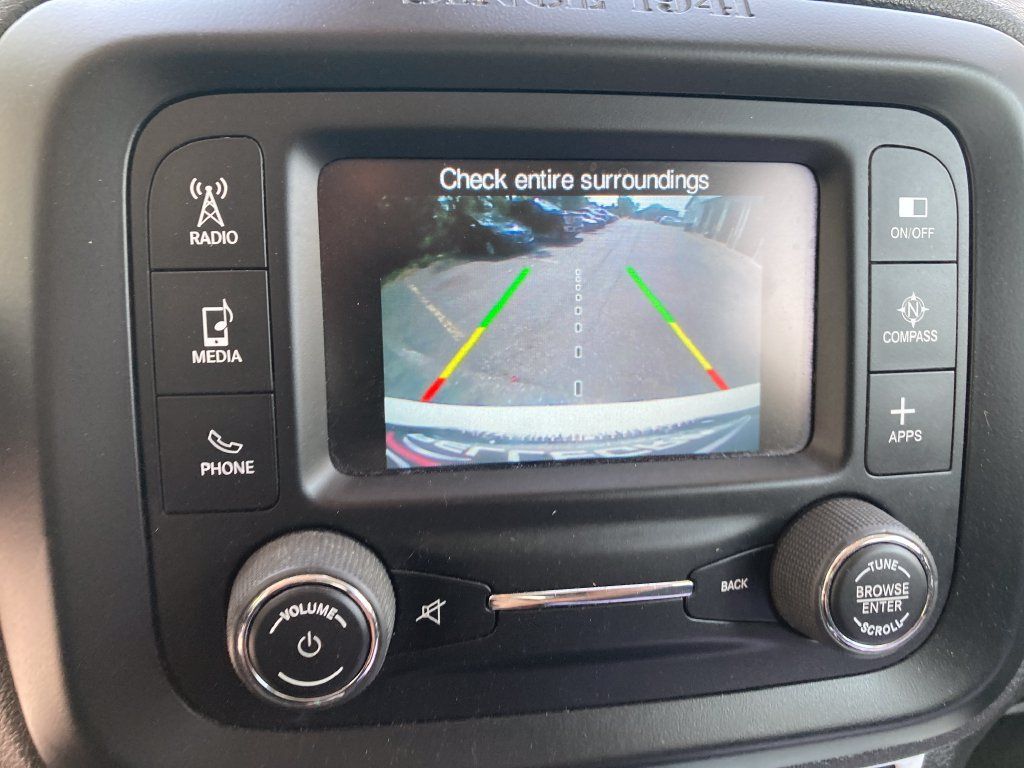 Used 2016 Jeep Renegade Latitude AWD/4WD image 25