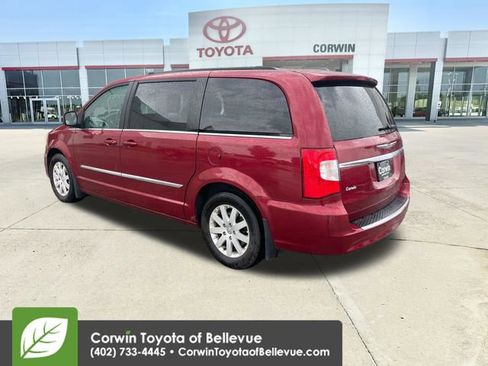 Used 2012 Chrysler Town & Country Touring w/ Entertainment Group #1 FWD image 3