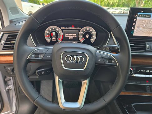 Used 2023 Audi Q5 2.0T Premium Plus w/ Premium Plus Package AWD/4WD image 11