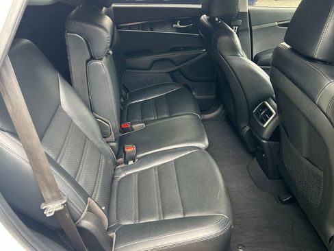Used 2019 Kia Sorento EX FWD image 19