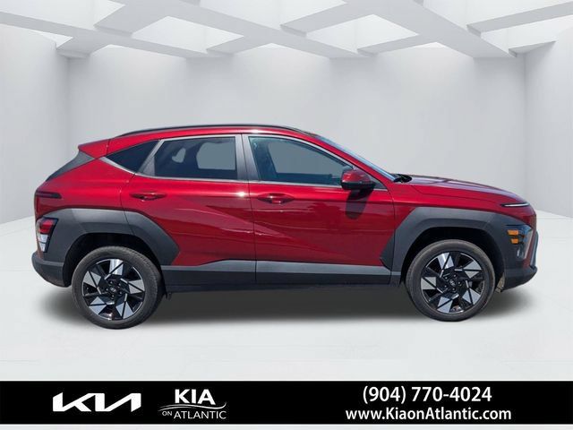 Used 2025 Hyundai Kona SEL AWD/4WD image 2