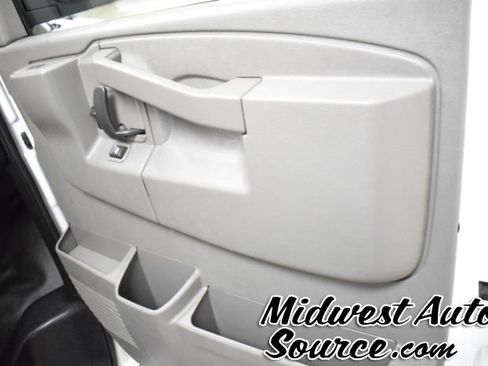 Used 2018 Chevrolet Express 2500 LS w/ Driver Convenience Package RWD image 29