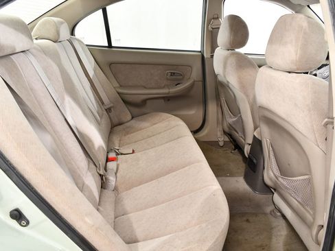 Used 2004 Hyundai Elantra GLS image 19