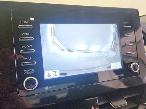 Used 2024 Toyota Camry SE w/ Cold Weather Package FWD image 21