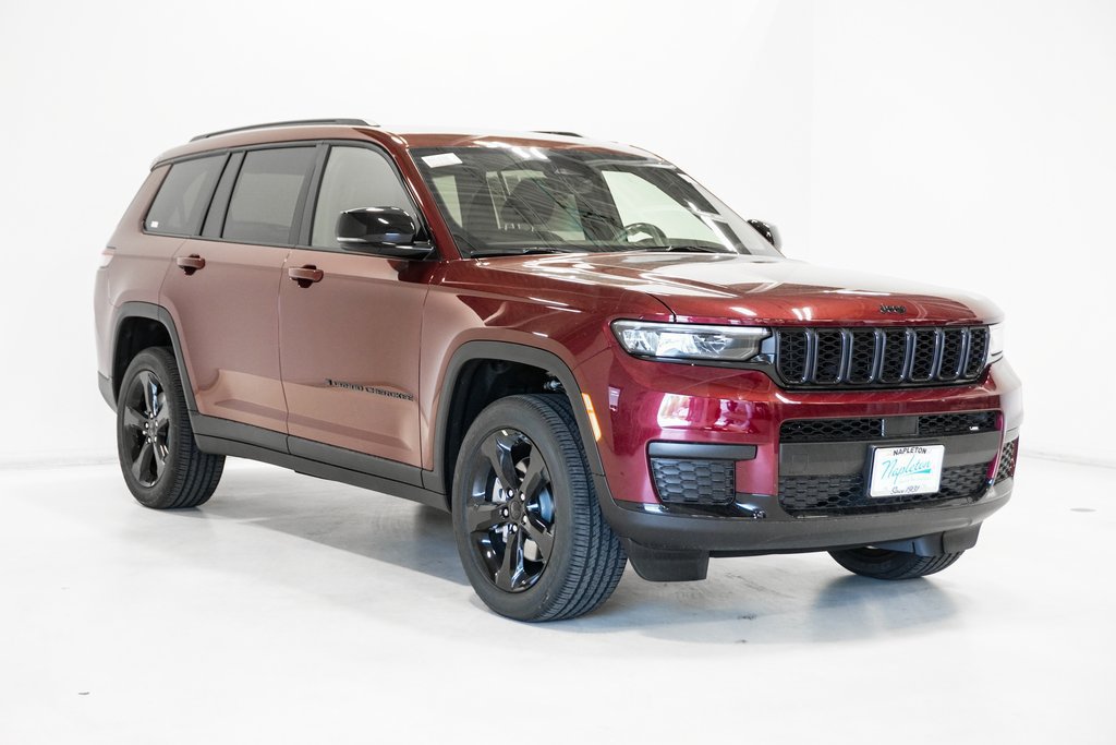 Used 2025 Jeep Grand Cherokee L Altitude AWD/4WD image 4