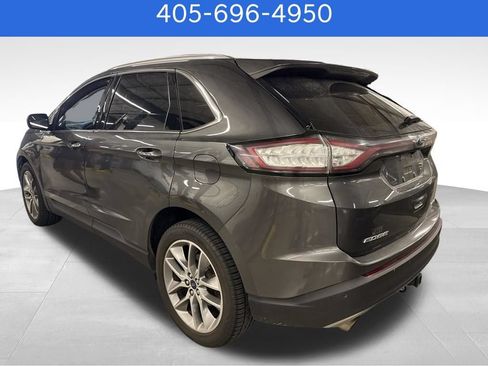 Used 2018 Ford Edge Titanium w/ Technology Package FWD image 4