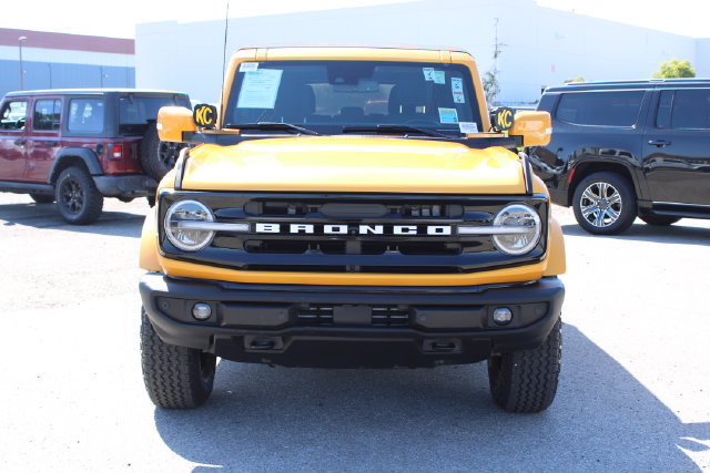 Used 2021 Ford Bronco Outer Banks AWD/4WD image 2
