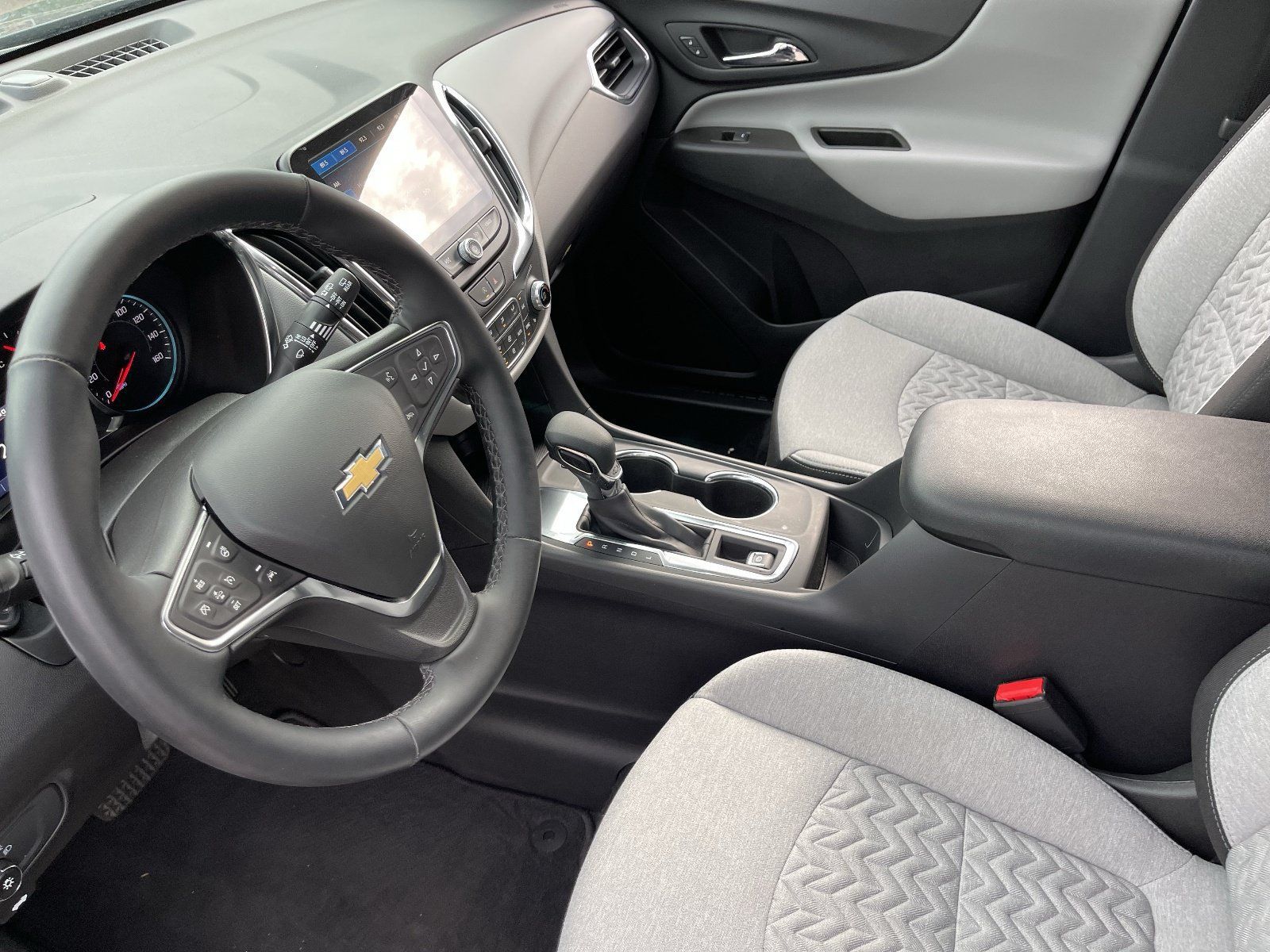 Used 2024 Chevrolet Equinox LT FWD image 19
