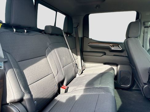 Used 2024 Chevrolet Silverado 1500 LT Trail Boss w/ Convenience Package II AWD/4WD image 27