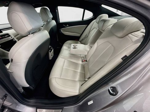 Used 2025 Genesis G70 2.5T RWD image 28