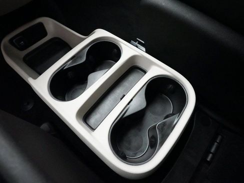 Used 2024 Chrysler Voyager LX image 18