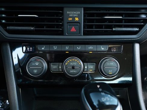 Used 2022 Volkswagen Jetta SE FWD image 18