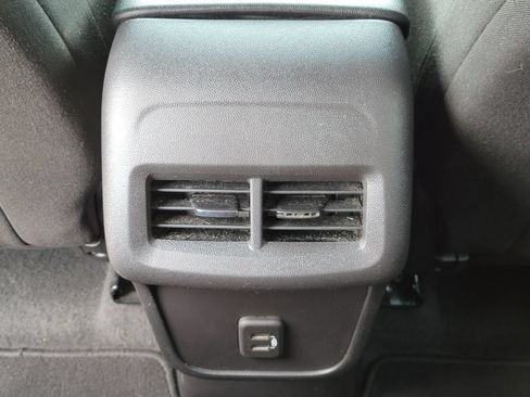 Used 2024 Chevrolet Equinox LT AWD/4WD image 16