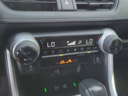 Used 2025 Toyota RAV4 XLE FWD image 15
