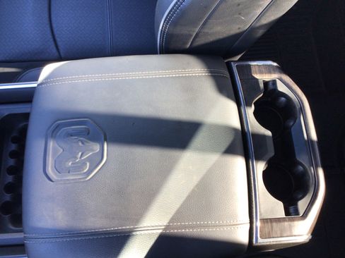 Used 2025 RAM 3500 Laramie AWD/4WD image 11