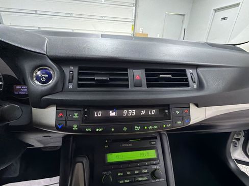 Used 2017 Lexus CT 200h FWD image 19