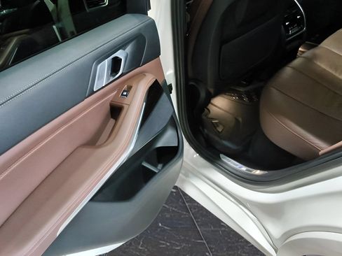 Used 2020 BMW X5 xDrive40i w/ M Sport Package AWD/4WD image 34